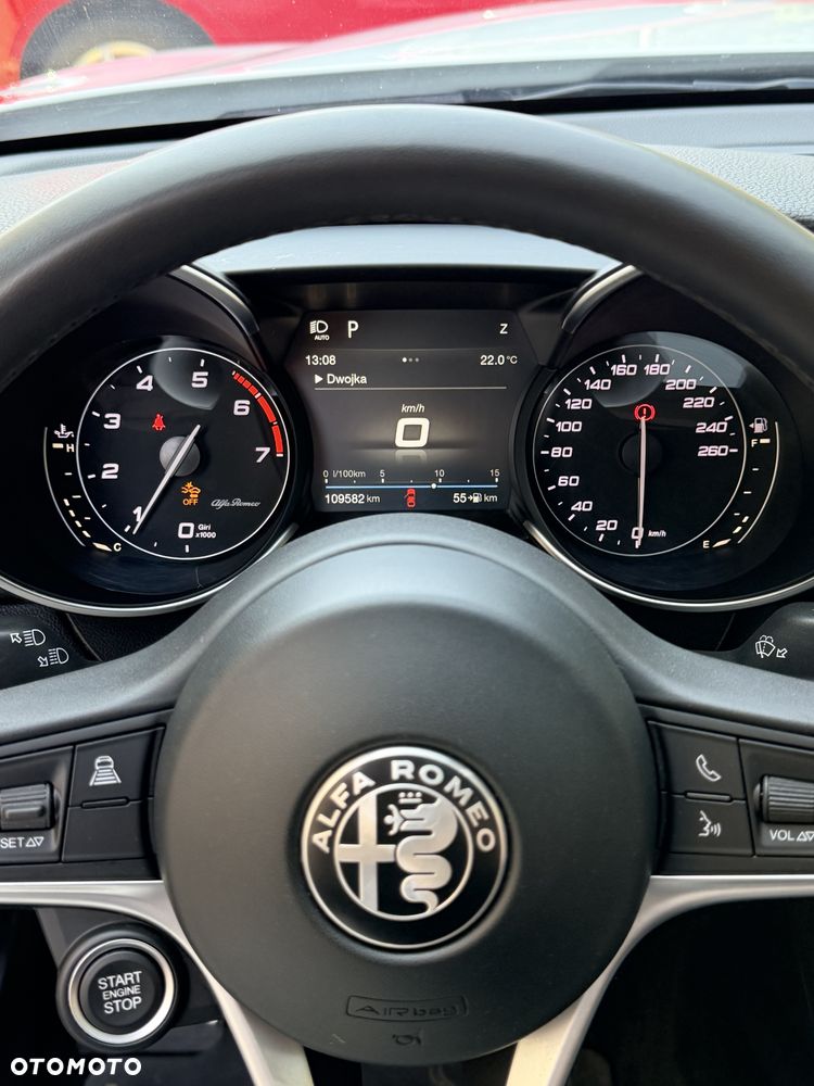 Alfa Romeo Giulia 2.0 Turbo 16V AT8 - 10