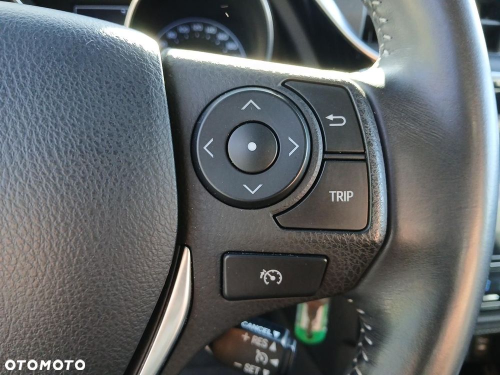 Toyota Auris 1.6 Premium Comfort - 23