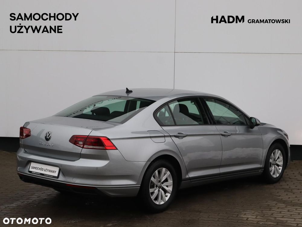 Volkswagen Passat - 2