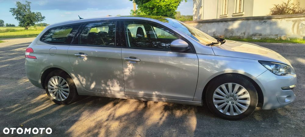 Peugeot 308 - 8