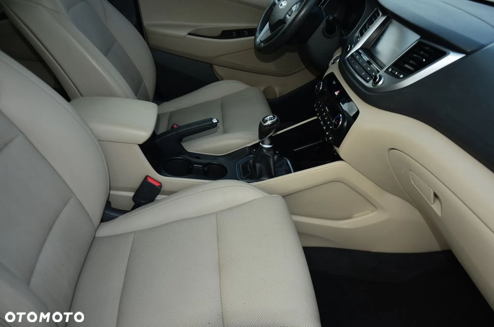 Hyundai Tucson 2.0 CRDI 2WD Style - 26