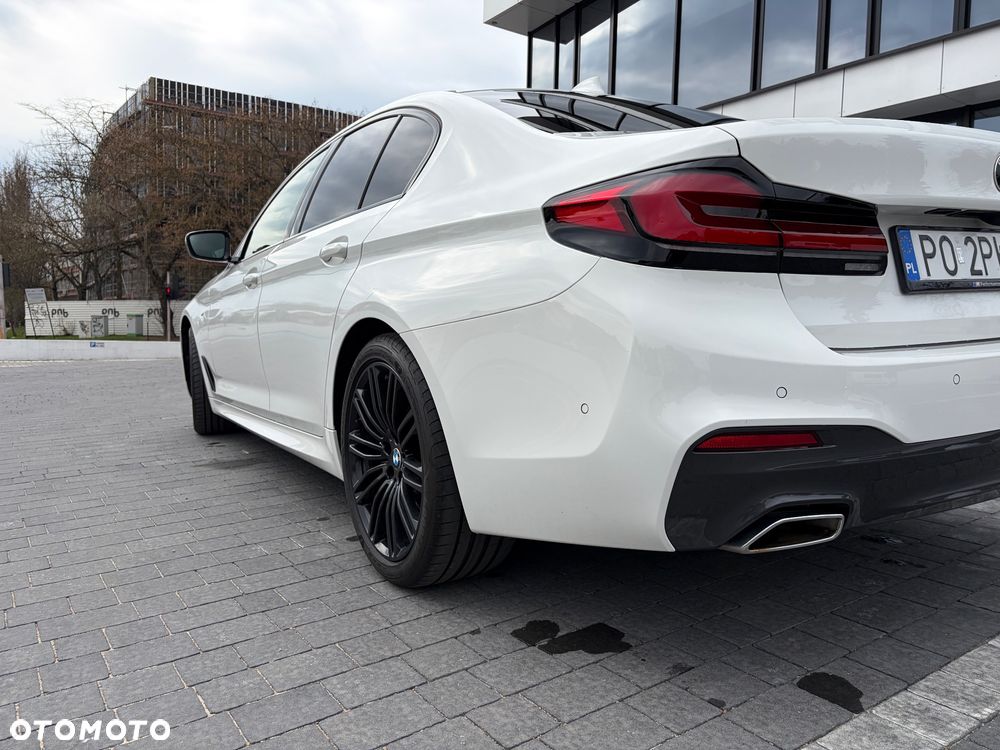 BMW Seria 5 518d M Sport - 11
