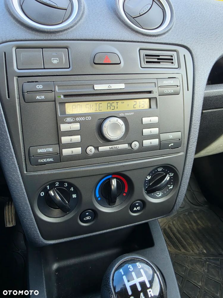 Ford Fusion - 14