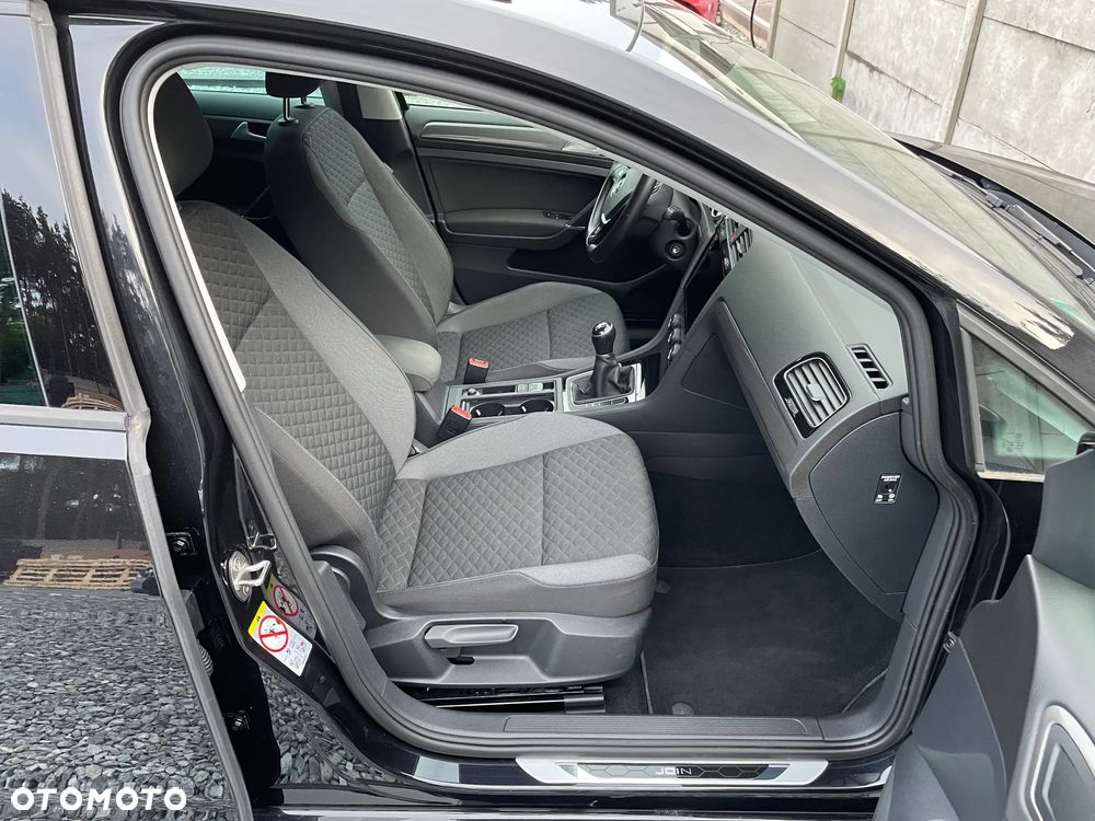 Volkswagen Golf - 21