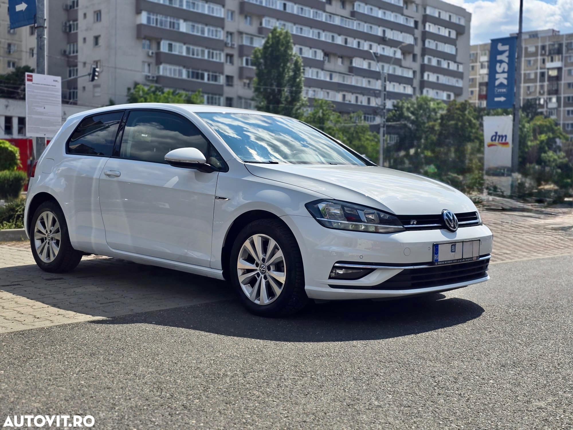 Volkswagen Golf 1.6 TDI DSG Highline - 2