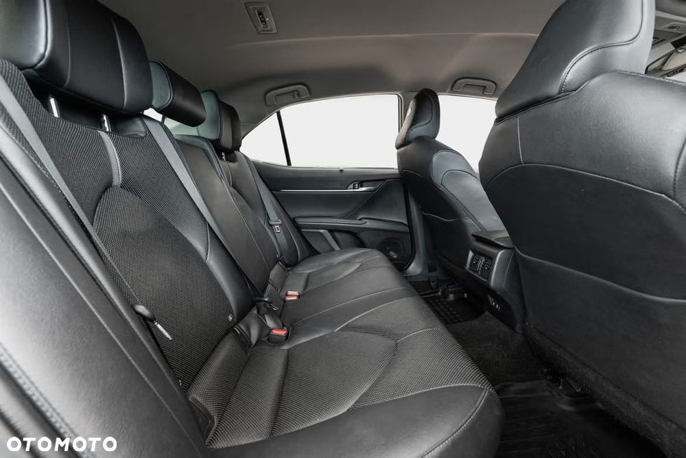 Toyota Camry 2.5 Hybrid Comfort CVT - 29