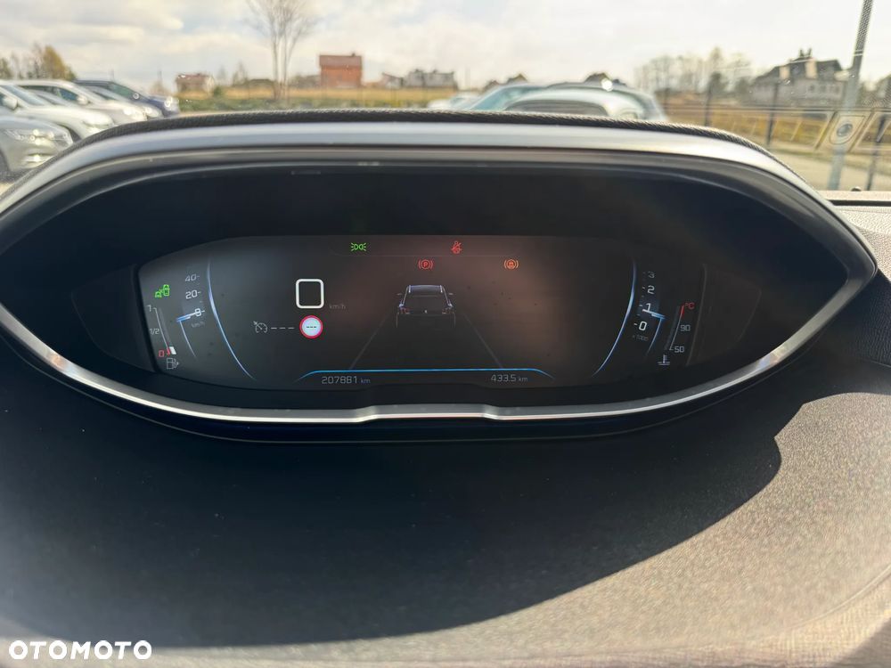 Peugeot 5008 BlueHDi 120 Allure - 19