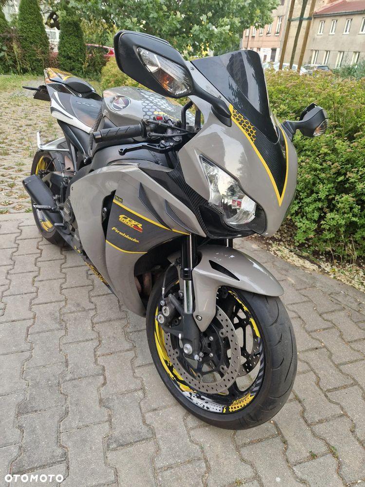 Honda CBR - 12