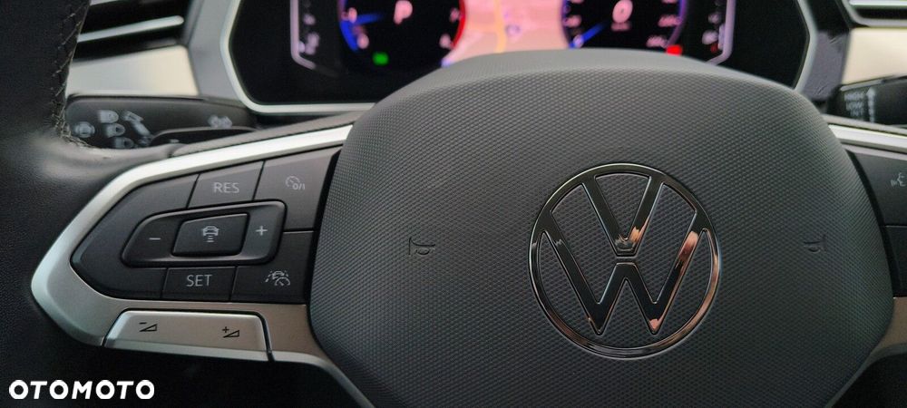 Volkswagen Passat - 16