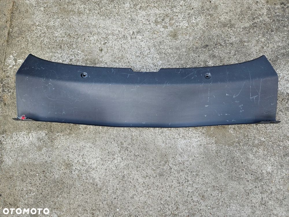 Obudowa osłona pasa tylnego bagażnika Opel Agila B Splash 2009r 5d - 2