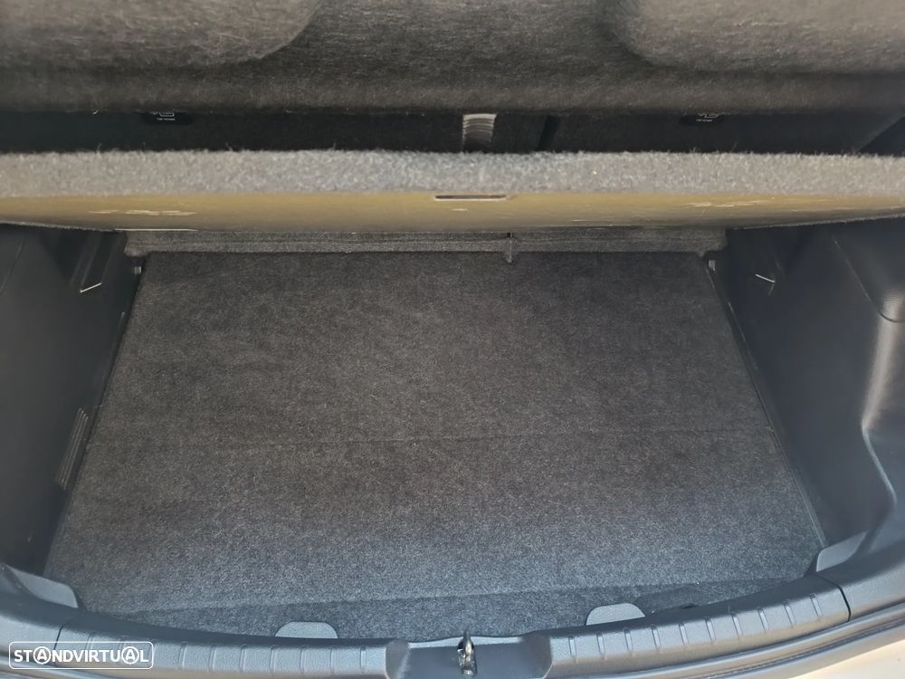Toyota Yaris 1.5 HDF Comfort - 34