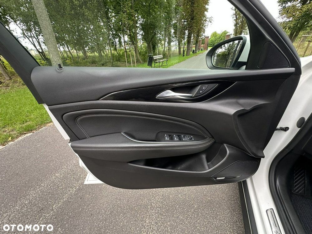 Opel Insignia - 18