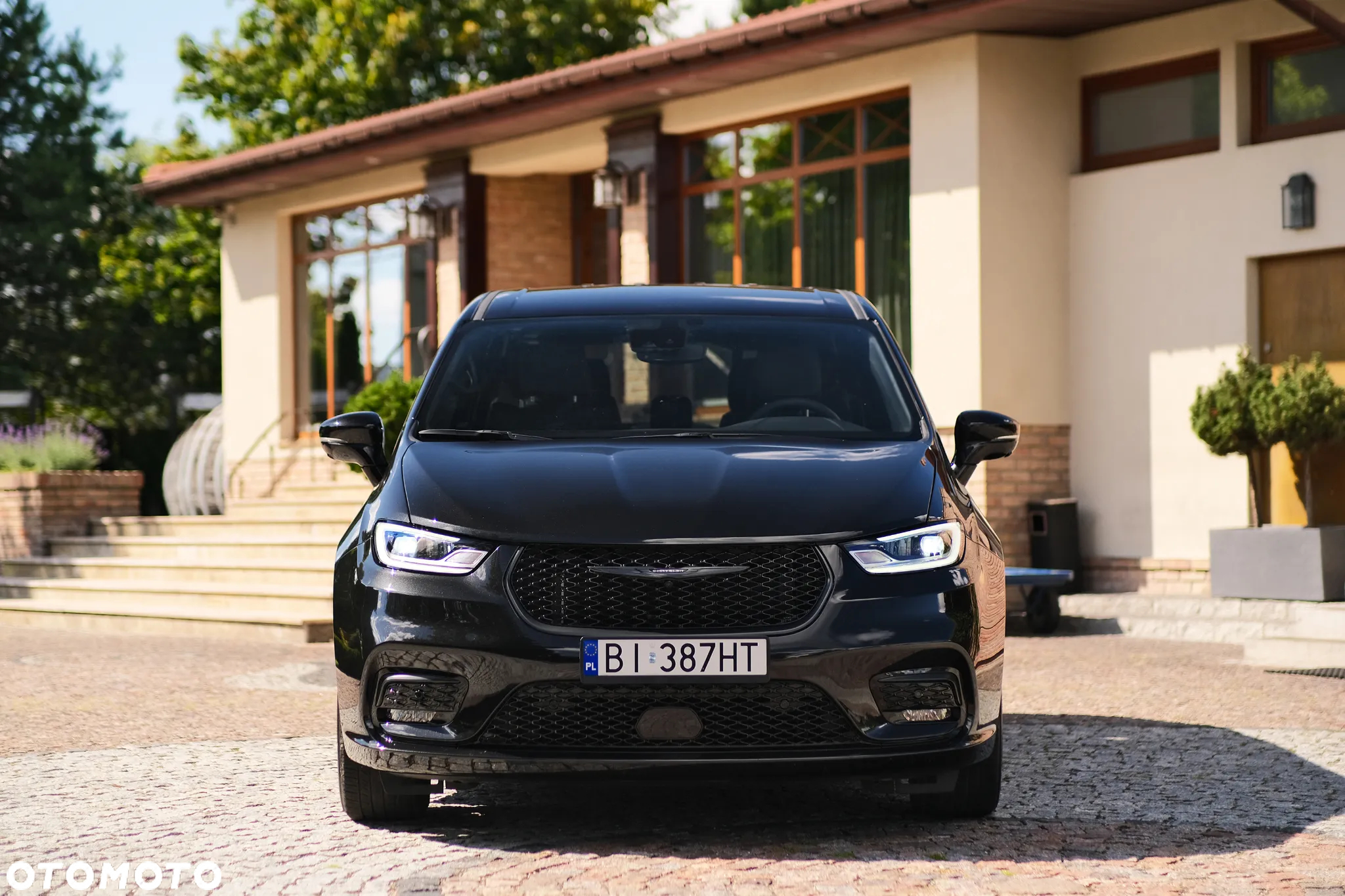 Chrysler Pacifica - 11