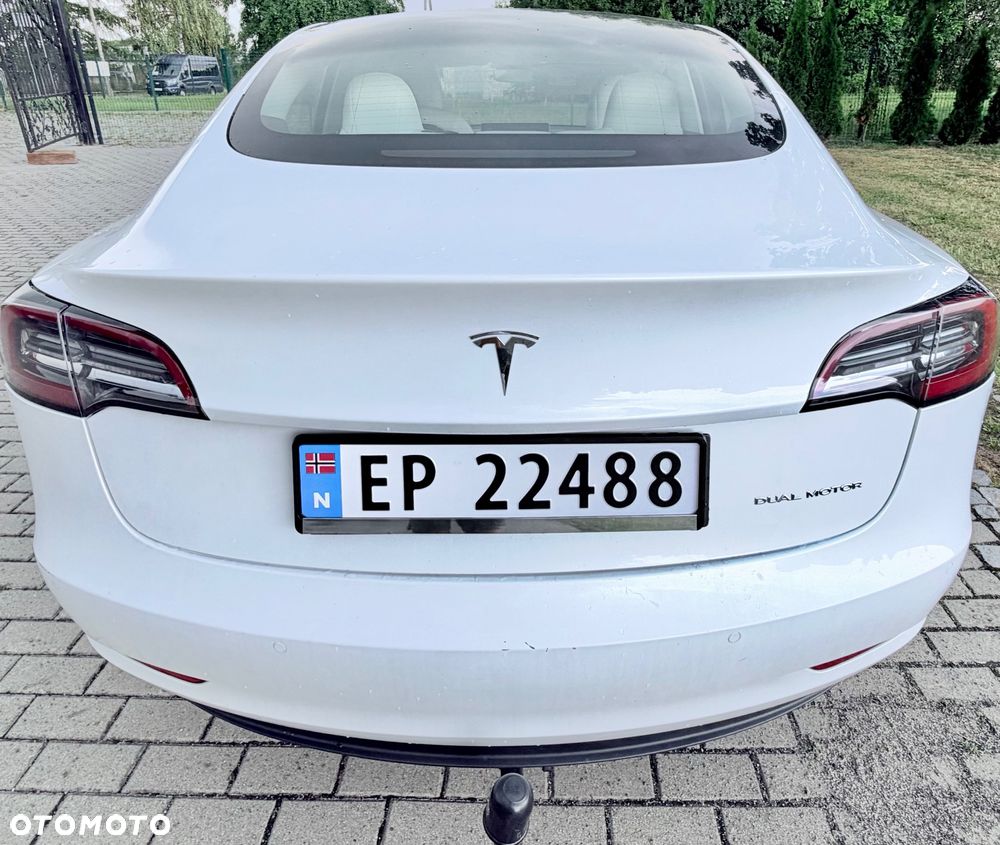 Tesla Model 3 - 7