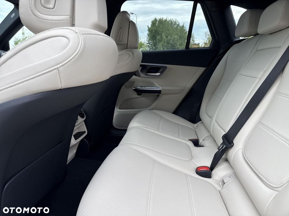 Mercedes-Benz GLC - 24