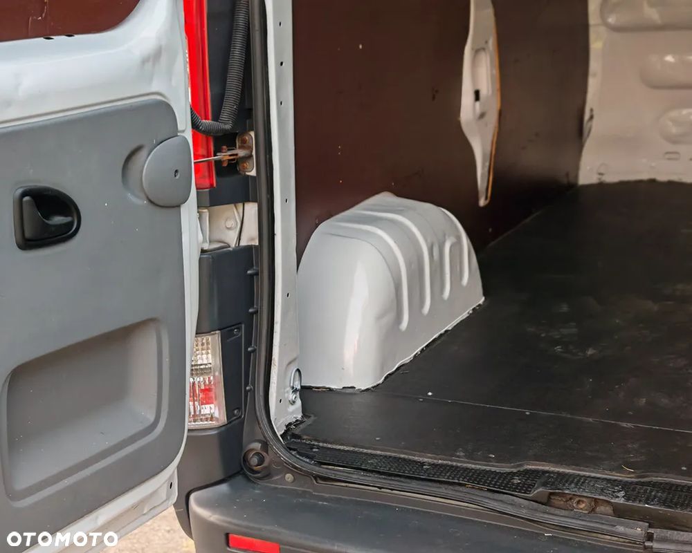 Renault TRAFIC - 12