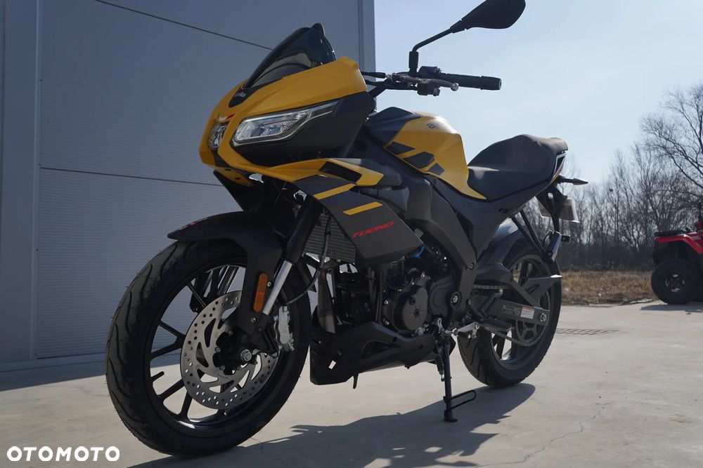 Aprilia Tuono - 15