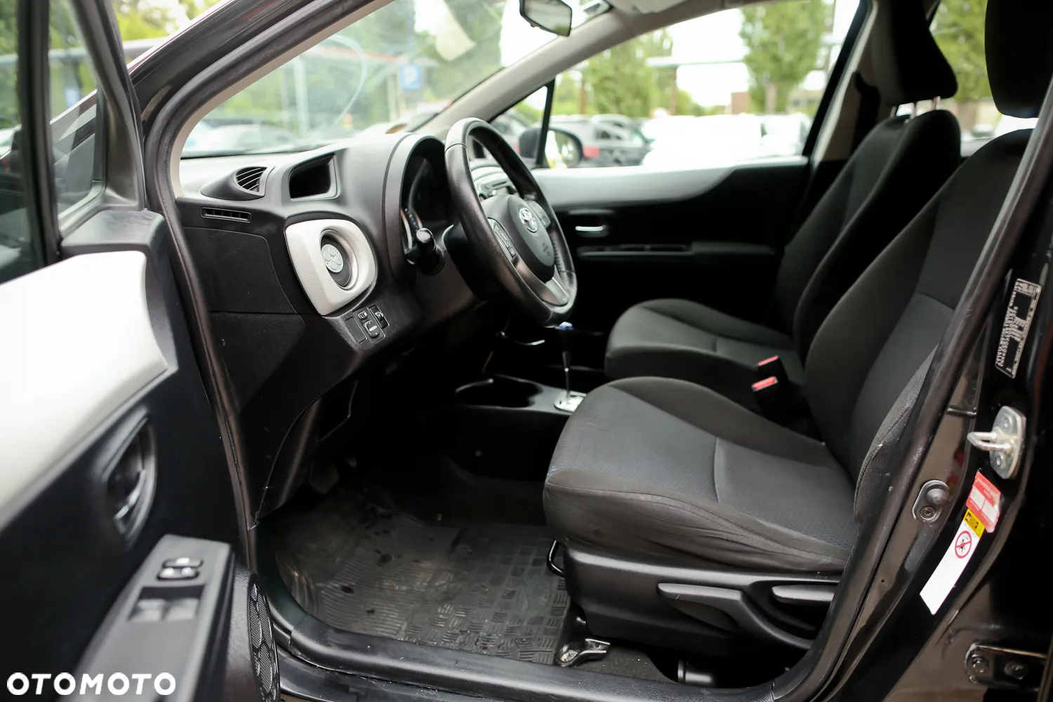 Toyota Yaris ver-hybrid-1-5-vvt--i-comfort - 19