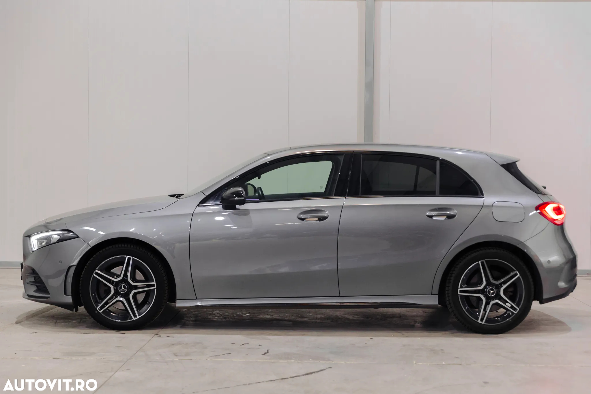 Mercedes-Benz A 250 e 8G-DCT AMG Line - 4