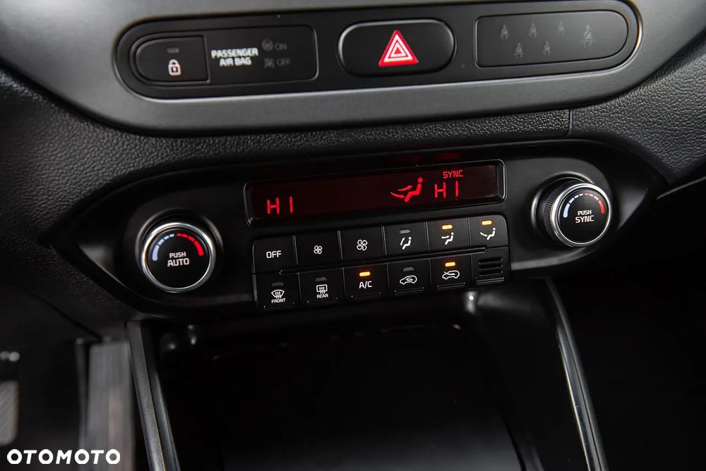 Kia Carens 1.7 CRDi L 7os - 25