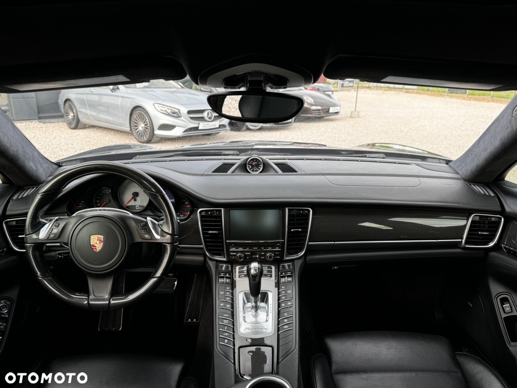 Porsche Panamera GTS PDK - 16