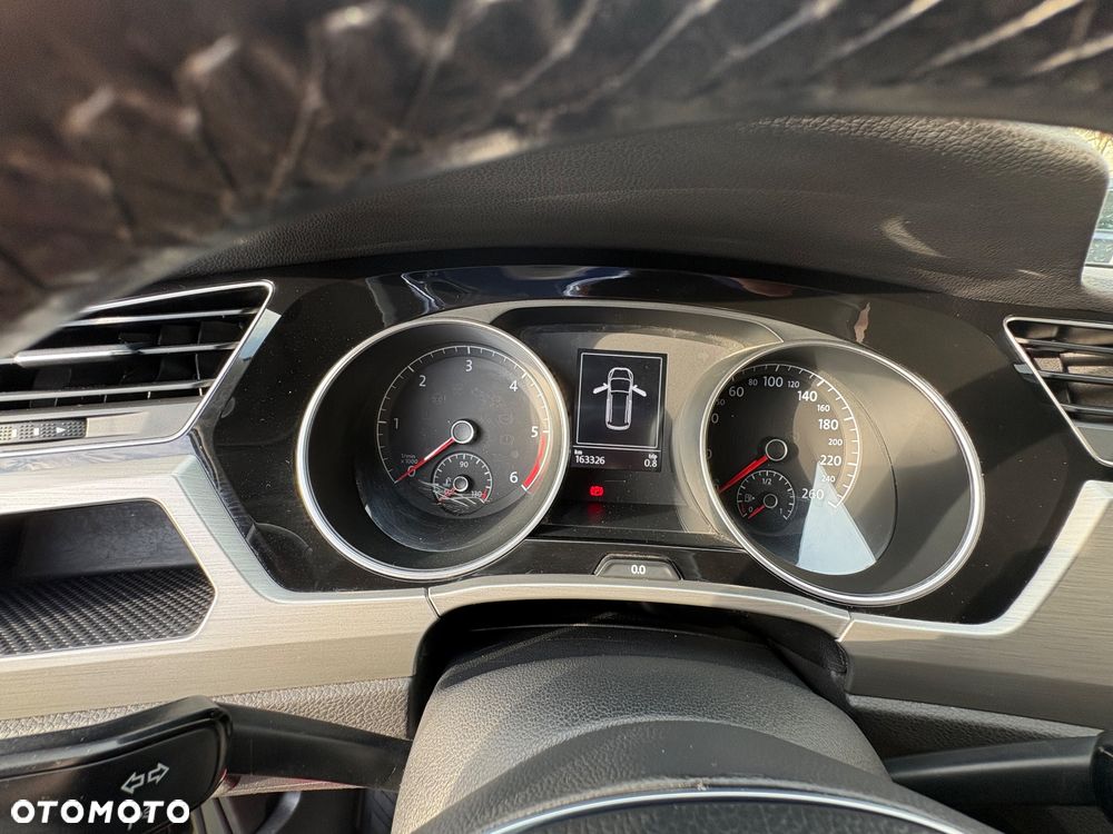 Volkswagen Touran 1.6 TDI SCR (BlueMotion Technology) DSG Comfortline - 8