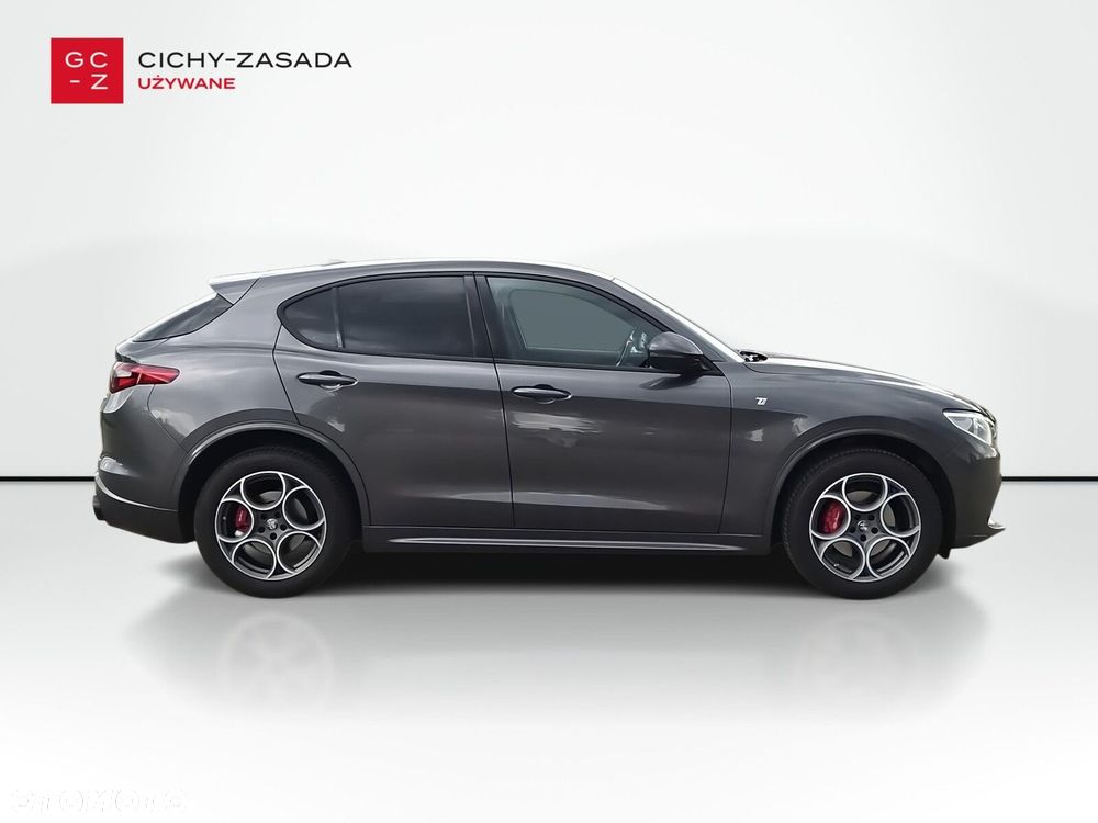 Alfa Romeo Stelvio - 7