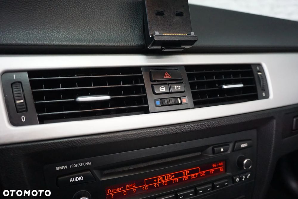 BMW Seria 3 318d - 32