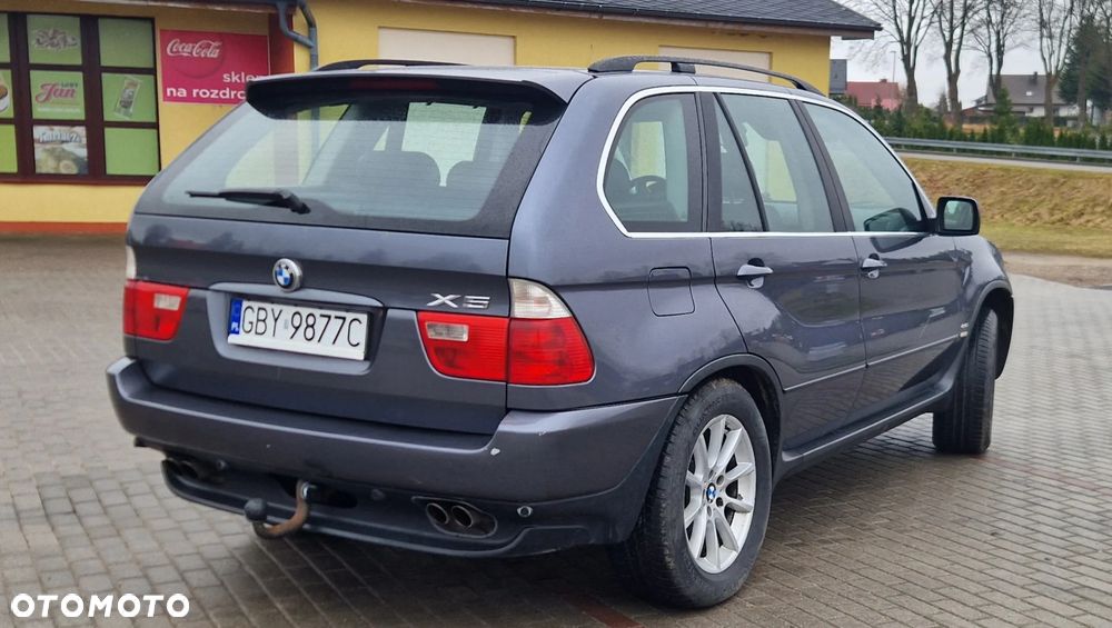 BMW X5 4.4i - 5