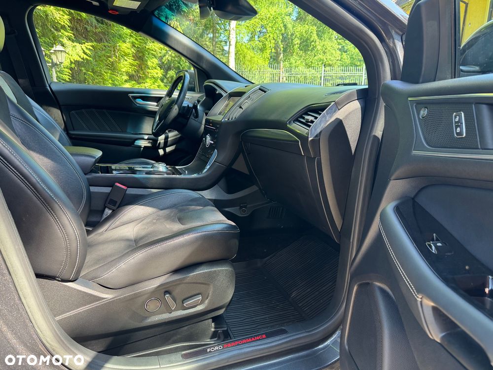 Ford Edge - 16