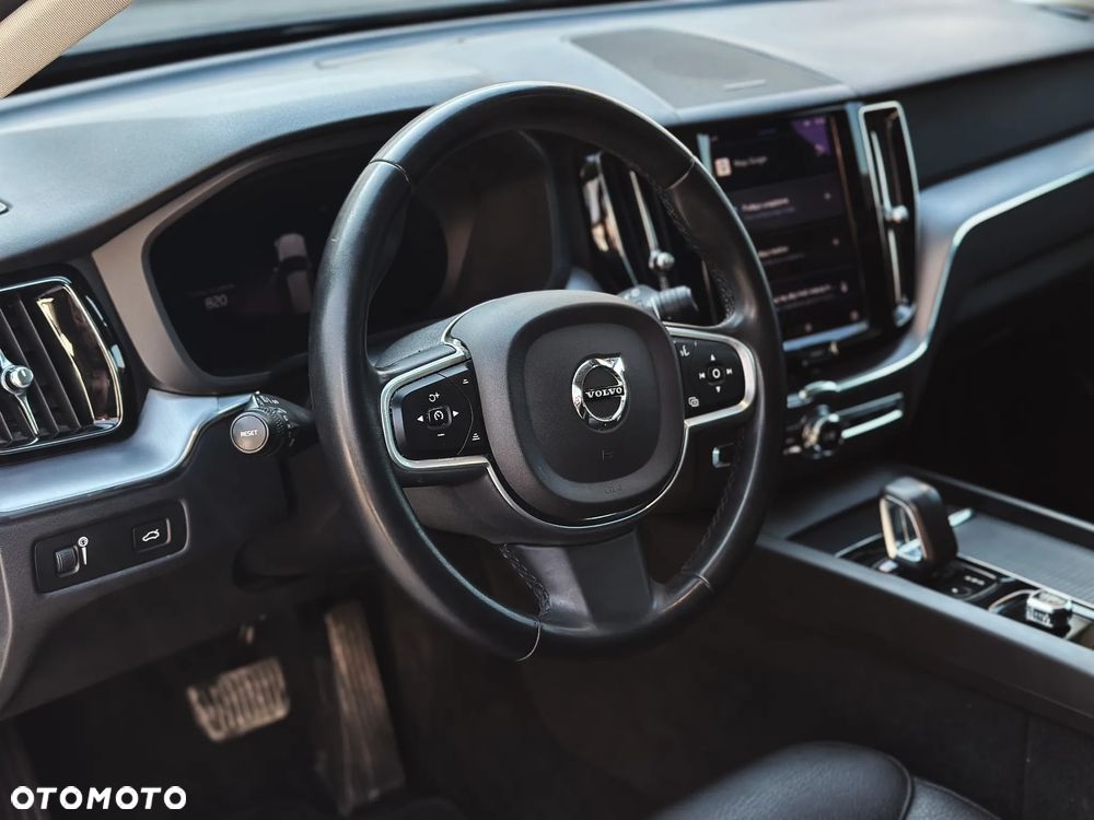 Volvo XC 60 B4 D AWD Core - 21
