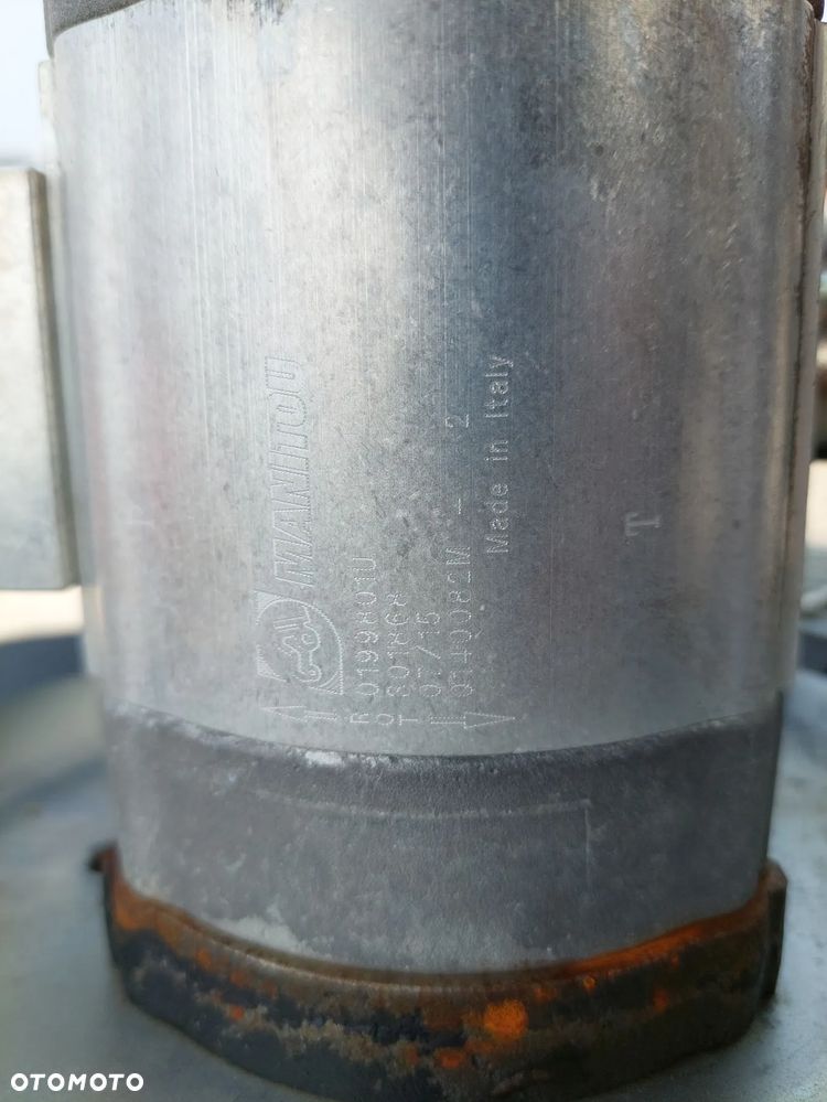 [17][69×70] Chłodnica cieczy oleju wody zespół chłodnic intercooler Manitou MT 1840 [PGI 51146] - 15