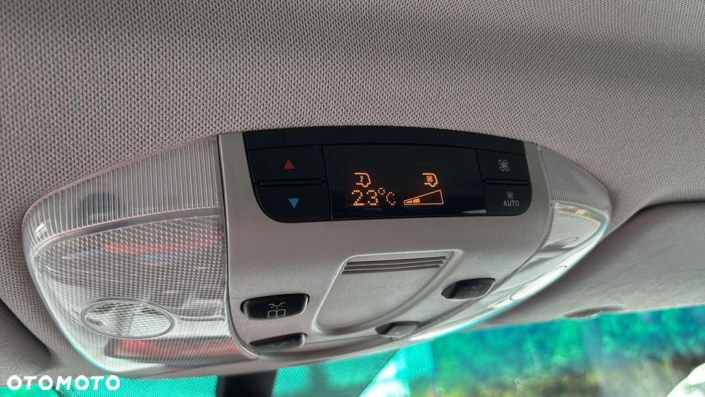 Mercedes-Benz Viano 3.0 CDI Ambiente (d³ugi) - 16