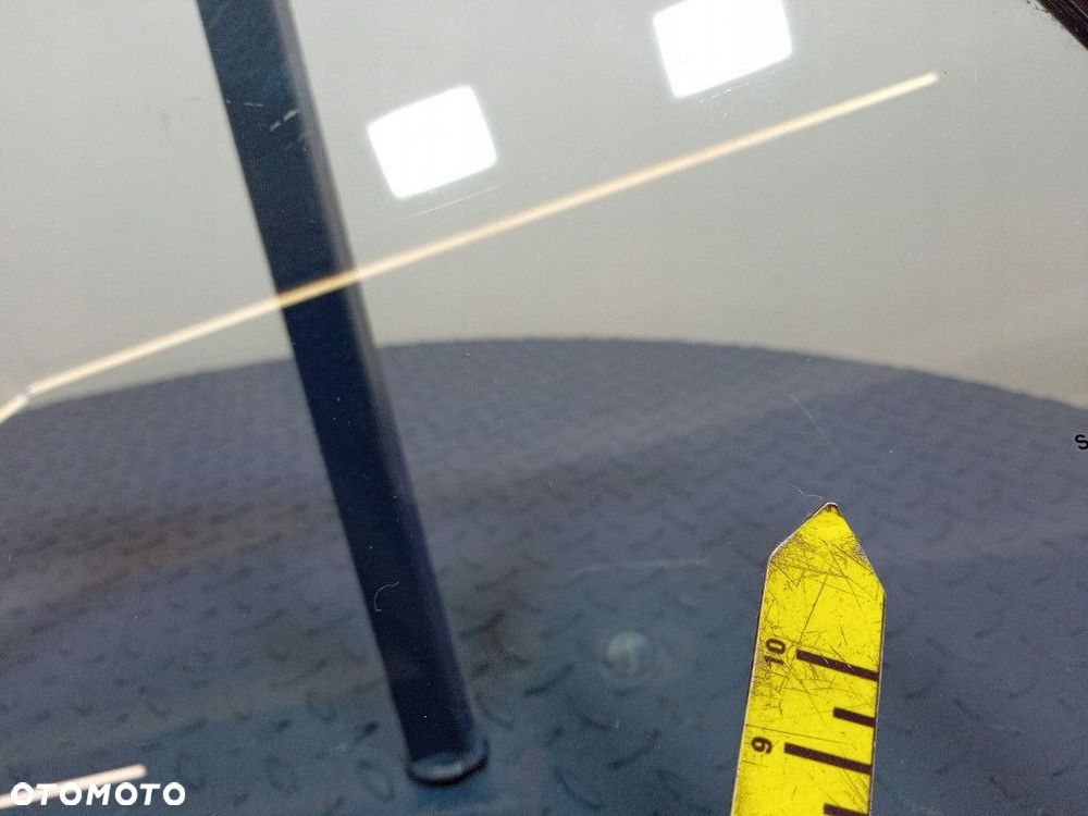 MERCEDES CLK W209 SZYBA  TYŁ PRAWA - 9