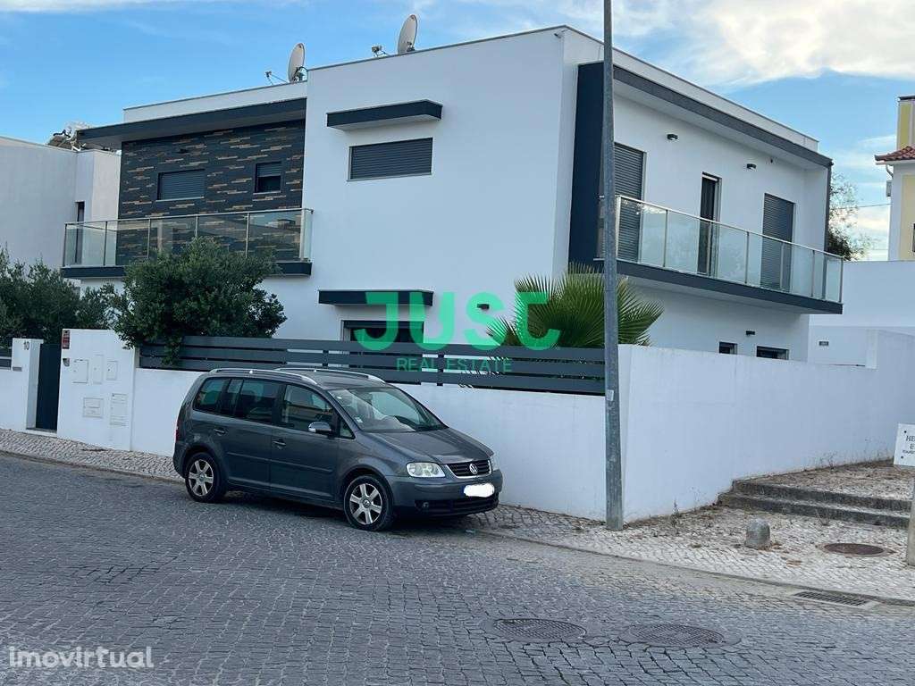 Moradia isolada T5 e garagem na Quinta de Santa Maria - Grande imagem: 5/53