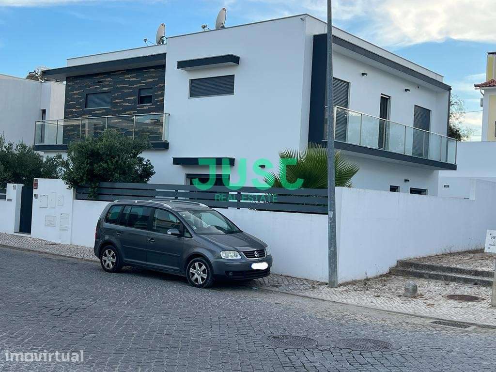 Moradia isolada T5 e garagem na Quinta de Santa Maria - Grande imagem: 5/53