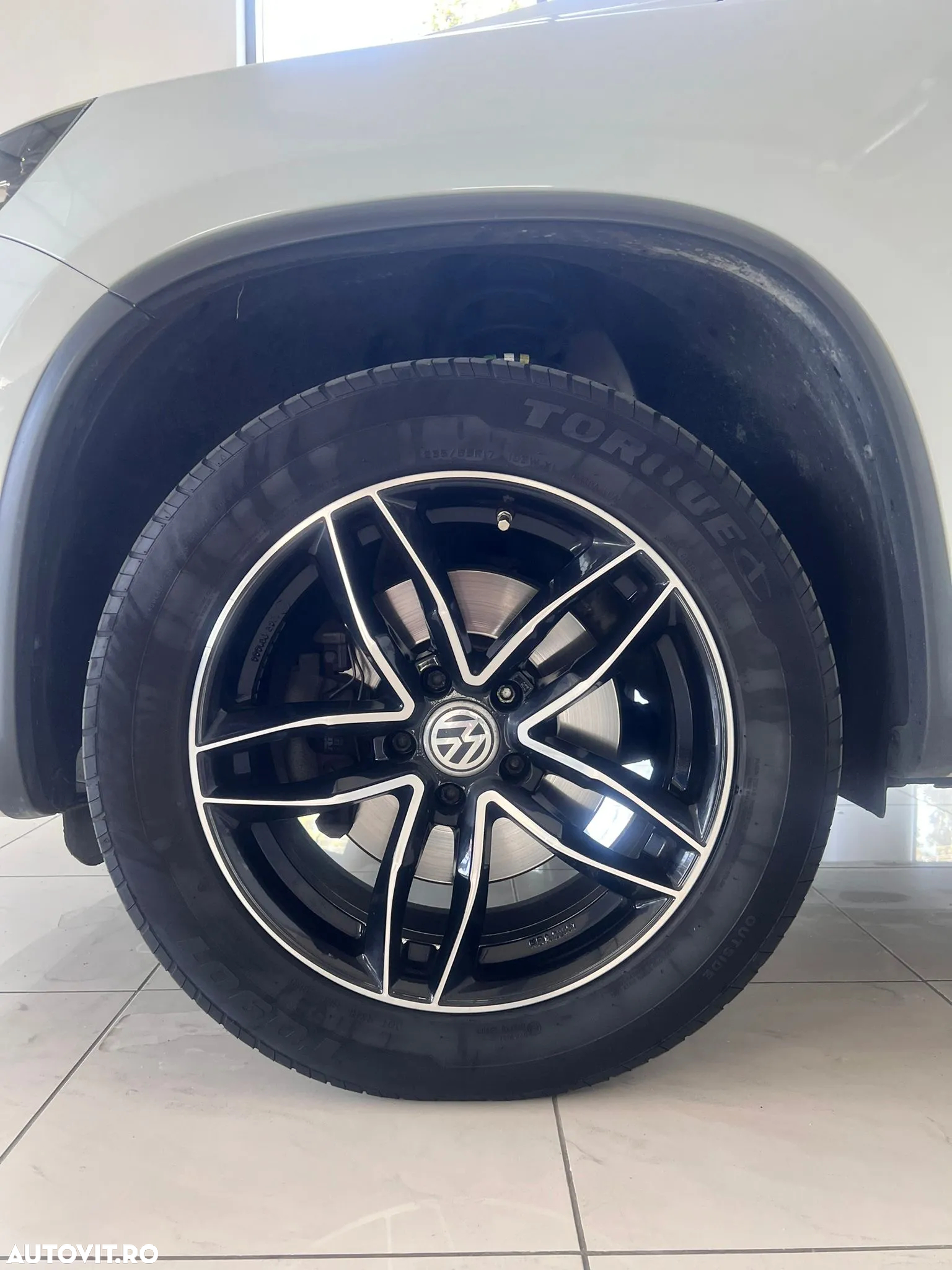 Volkswagen Tiguan - 20