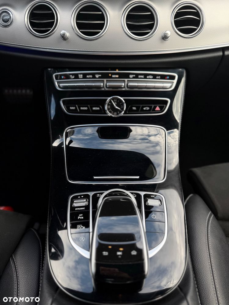 Mercedes-Benz Klasa E 220 d 4-Matic 9G-TRONIC - 13