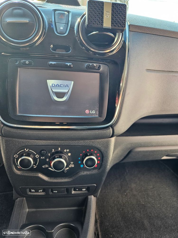 Dacia Lodgy 1.5 dCi Stepway 7L - 18