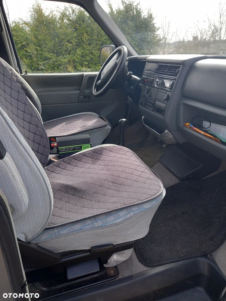 Volkswagen Multivan - 13