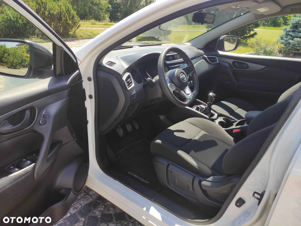 Nissan Qashqai 1.2 DIG-T Visia EU6 - 17