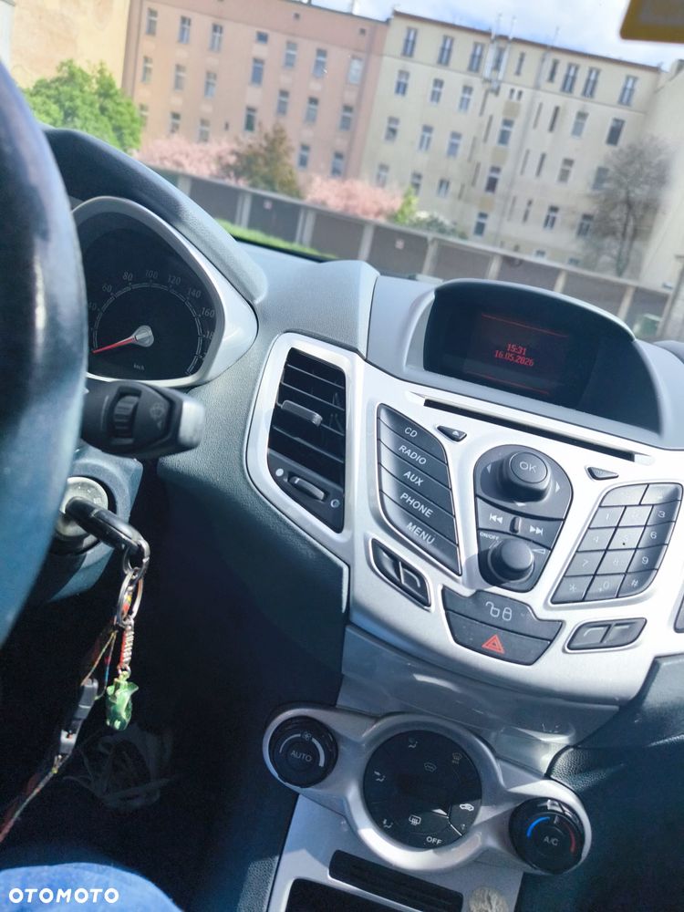 Ford Fiesta 1.6 TDCI Connection - 13