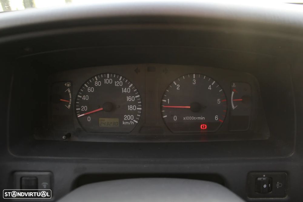 Mitsubishi Pajero Sport 2.5 TD GLS - 13