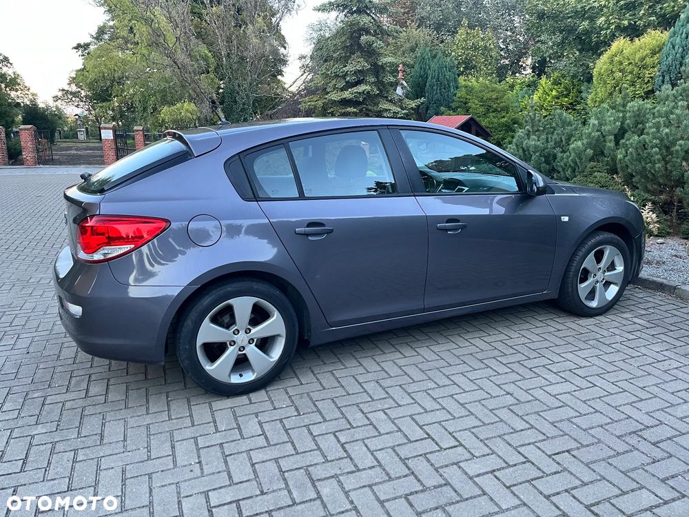 Chevrolet Cruze 1.8 LT+ - 15