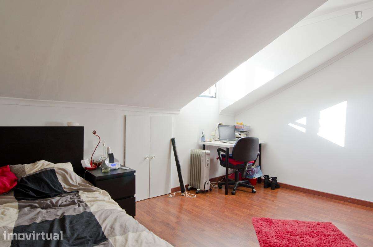 Quarto - localizado em Alcântara Lisbon - Grande imagem: 3/18