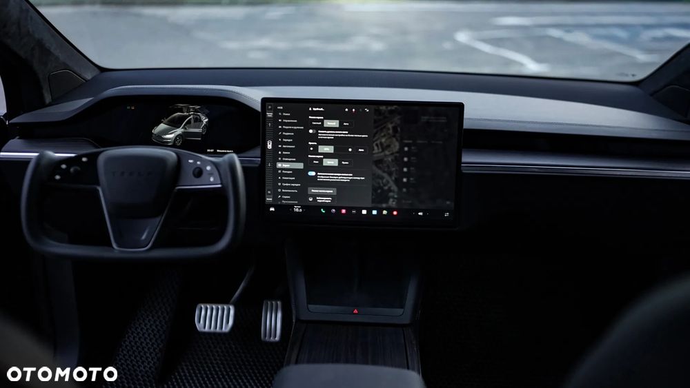 Tesla Model X - 9