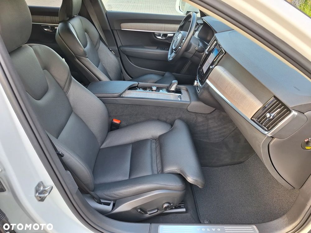 Volvo V90 Cross Country B5 D AWD Pro - 25
