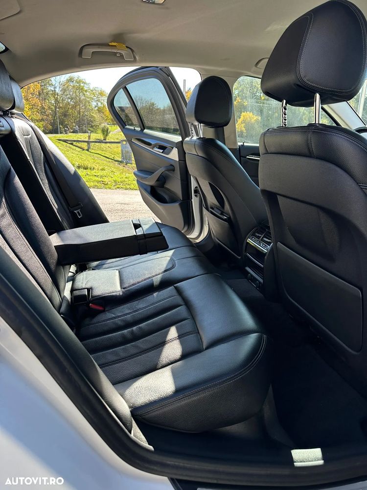 BMW Seria 5 520i AT - 11