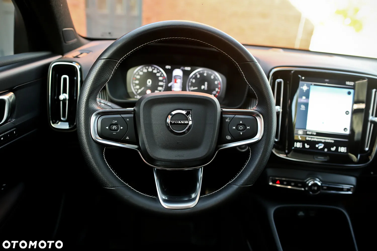 Volvo XC 40 T5 AWD R-Design - 25