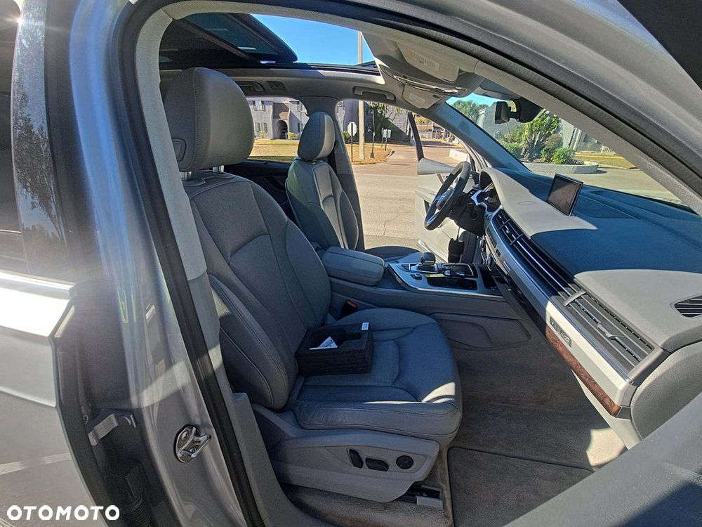 Audi Q7 3.0 TFSI Quattro Tiptronic - 18